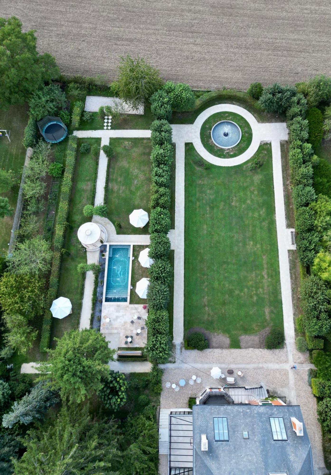 La Grande Maison Lgm Lesches Exterior photo